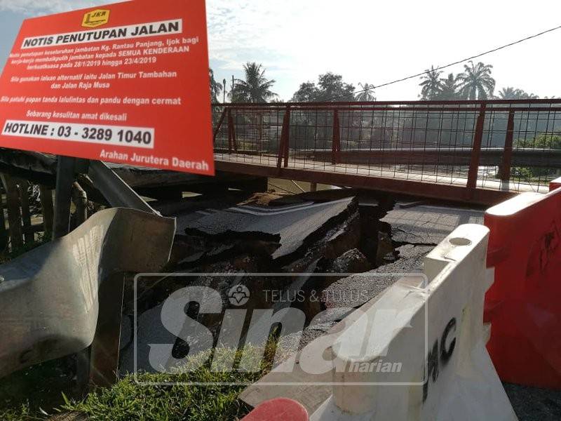 Isu hakisan tebing sungai di jambatan kampung itu mendapat perhatian.