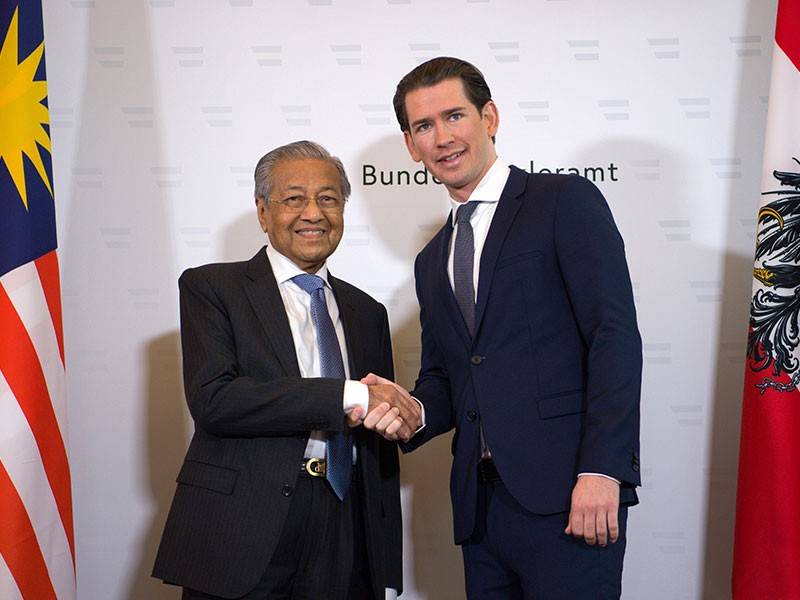 Perdana Menteri, Tun Dr Mahathir Mohamad mengadakan pertemuan dengan rakan sejawatnya Canselor Republik Austria Sebastian Kurz, di Federal Chancellery, hari ini. - Foto Bernama