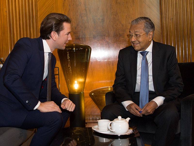 Perdana Menteri, Tun Dr Mahathir Mohamad mengadakan pertemuan dengan rakan sejawatnya Canselor Republik Austria Sebastian Kurz, di Federal Chancellery, hari ini. - Foto Bernama