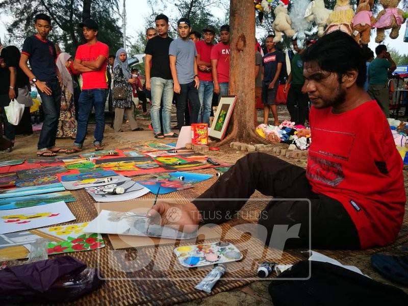 Razali cekal menempuh kehidupan dengan kekurangan fizikal, tetapi mampu meletakkan namanya sebaris pelukis hebat.