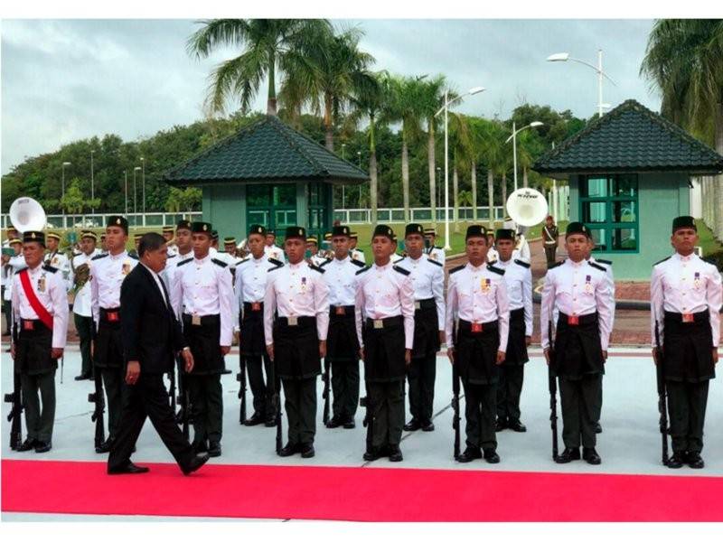 Menteri Pertahanan Mohamad Sabu kini dalam rangka lawatan dua hari ke Brunei Darussalam bermula hari ini yang merupakan sebahagian daripada siri lawatan pengenalan beliau ke negara-negara jiran sejak menyandang jawatan itu pada Mei tahun lepas. - Foto Bernama