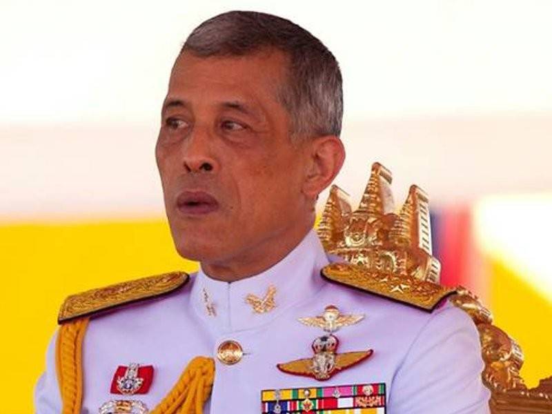 Pilihan raya tersebut dijangka diadakan sebelum pertabalan Raja Maha Vajiralongkorn pada Mei depan.