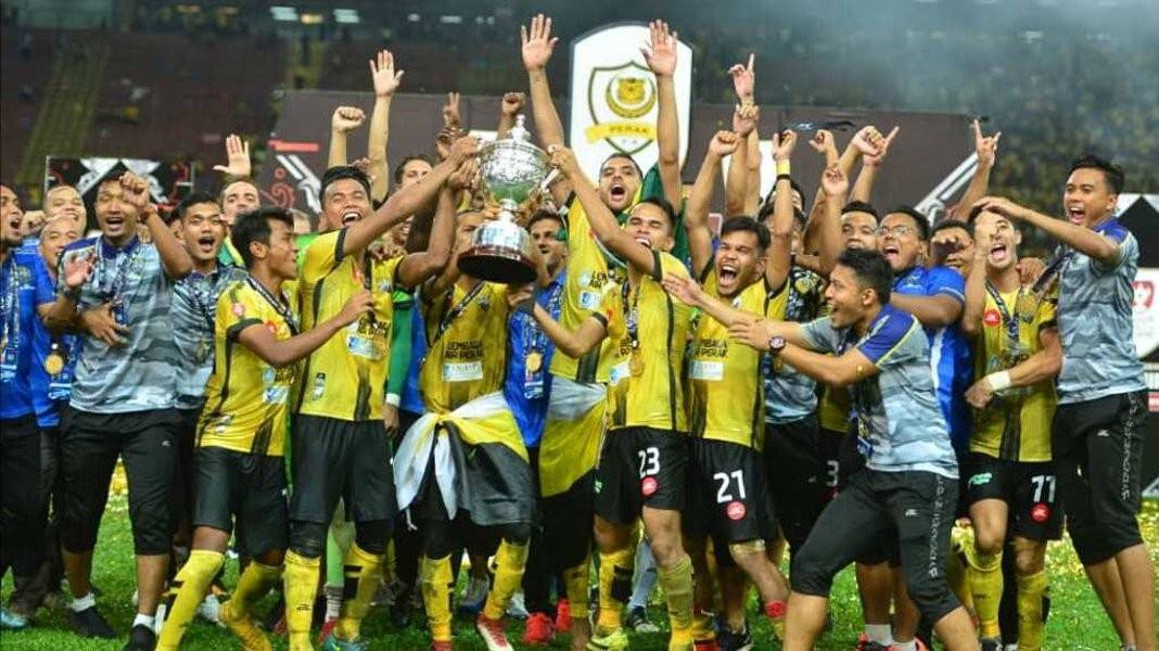 Pemain serta pegawai pasukan meraikan kejayaan muncul juara Piala Malaysia musim 2018, lalu.