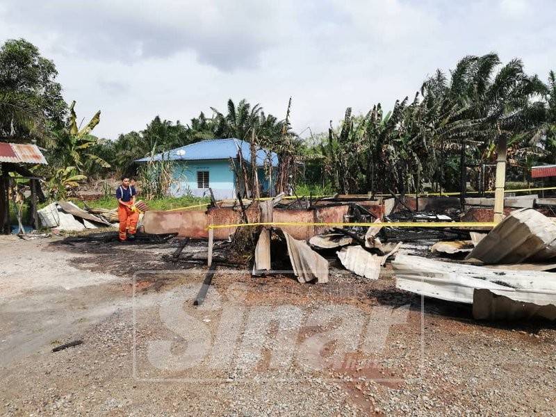 Rumah Husni yang musnah dalam kebakaran yang berlaku petang tadi.