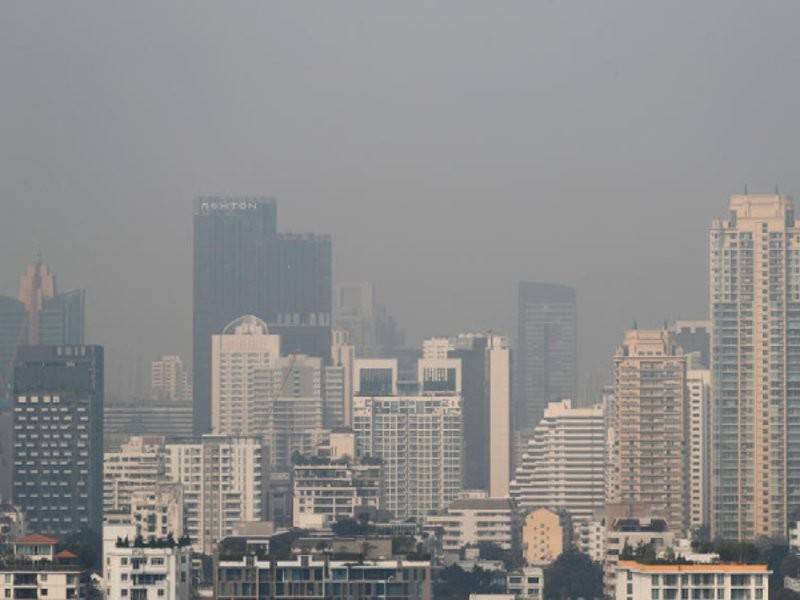 Kabut tebal menyelubungi ibu negara Thailand sejak beberapa minggu lalu.