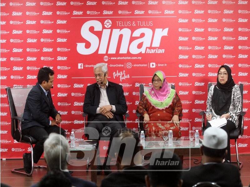 Wacana Sinar Ke-89 membicarakan topik Raja Berperlembagaan: Kedaulatan dan Cabaran yang berlangsung di Dewan Karangkraf, di sini, hari ini. - Foto Sinar Harian/ASRIL ASWANDI SHUKOR.
