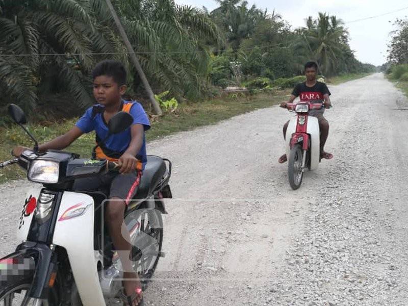 Keadaan jalan di Kampung Tengah, di sini, merunsingkan penduduk kampung berkenaan.