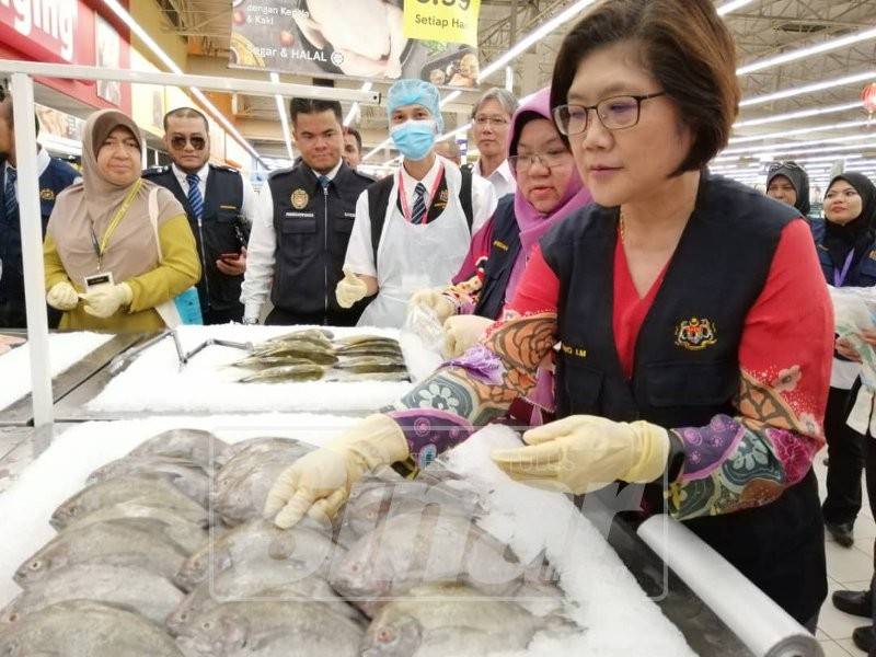 Pemilihan ikan secara rawak bagi tujuan persampelan.