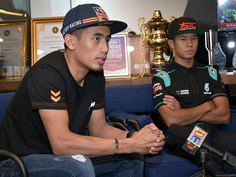 Temu bual eksklusif bersama pelumba MotoGP World Championship, Hafizh Syahrin Abdullah dan Khairul Idham Pawi di Bernama News Channel (BNC), Wisma Bernama, hari ini. - Foto Bernama