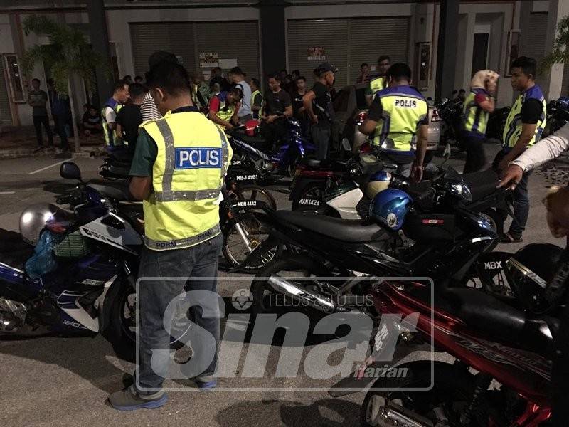 Ops Tahun Baharu Cina yang dijalankan polis Melaka di sekitar Klebang, malam semalam.