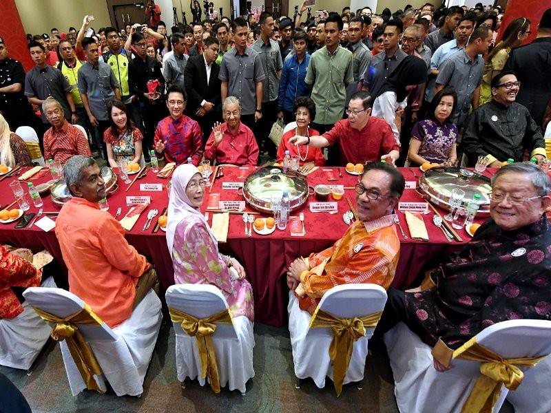 Tun M Anwar Hadir Rumah Terbuka Tahun Baharu Cina