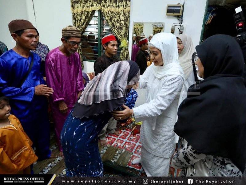 Permaisuri Johor bertemu ibu bapa Nurul Ain. Foto: Royal Press Office