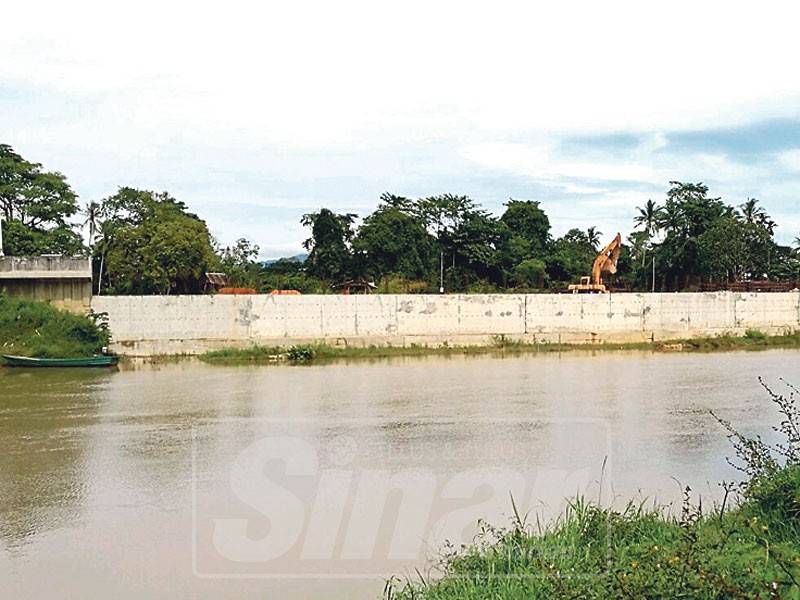 Kerajaan Pusat perlu mencontohi Kerajaan Thailand yang giat menyiapkan benteng banjir di sempadan negara mereka. 