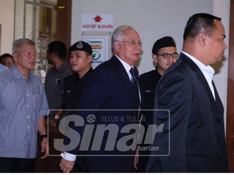 Najib ketika di mahkamah baru-baru ini.