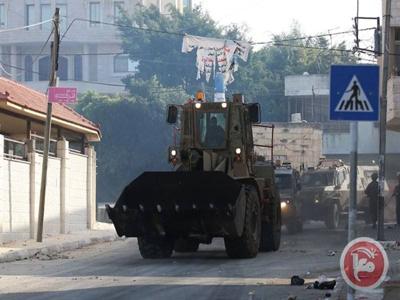 Jentolak Israel tiba di Beit Jala.