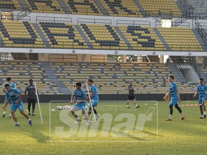 Sesi latihan kesebelasan Perak pagi tadi