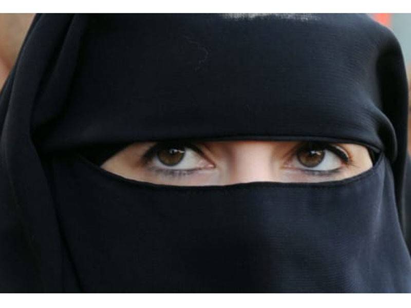 Burka antara pakaian bagi wanita Muslim