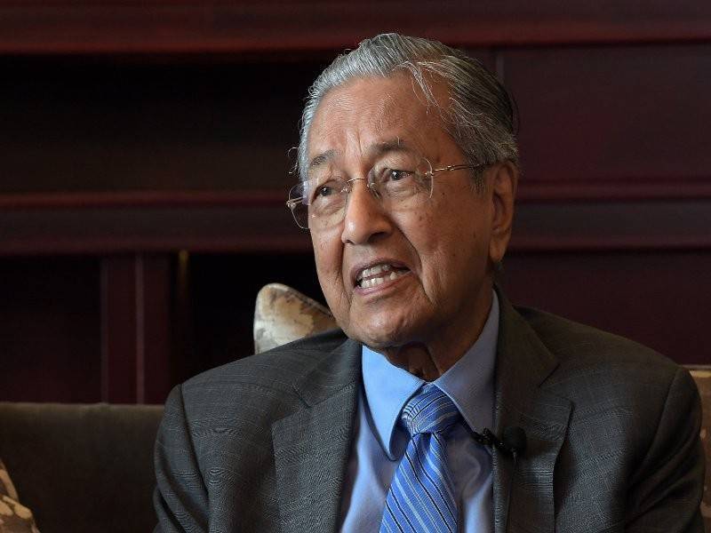 Tun Mahathir lancar dasar komuniti negara