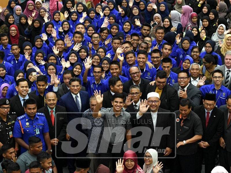 Syed Saddiq bersama 2,500 pelajar sekitar Kuala Terengganu serta wakil persatuan dan penggerak belia negeri.