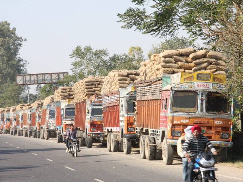 Baja adalah antara barang import yang bakal dikenakan duti import tersebut.