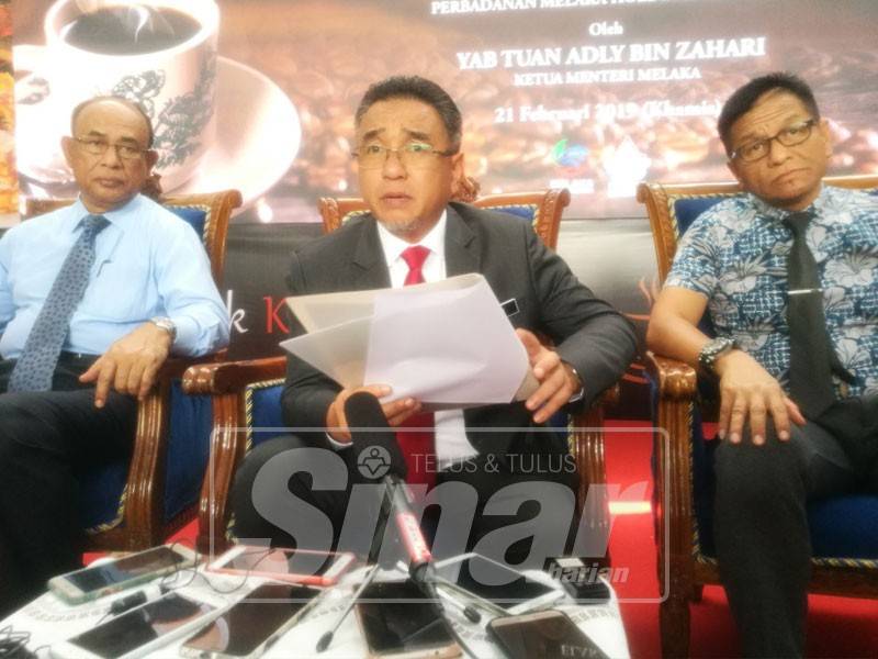 Adly ketika ketika sidang media majlis mesyuarat Exco di Pusat Dagangan Antarabangsa Melaka (MITC), Ayer Keroh di sini, hari ini.