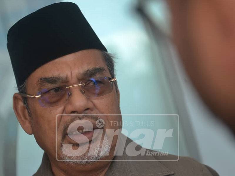 Tajuddin bercakap pada media, hari ini. -Foto: SHARIFUDDIN ABDUL RAHIM 