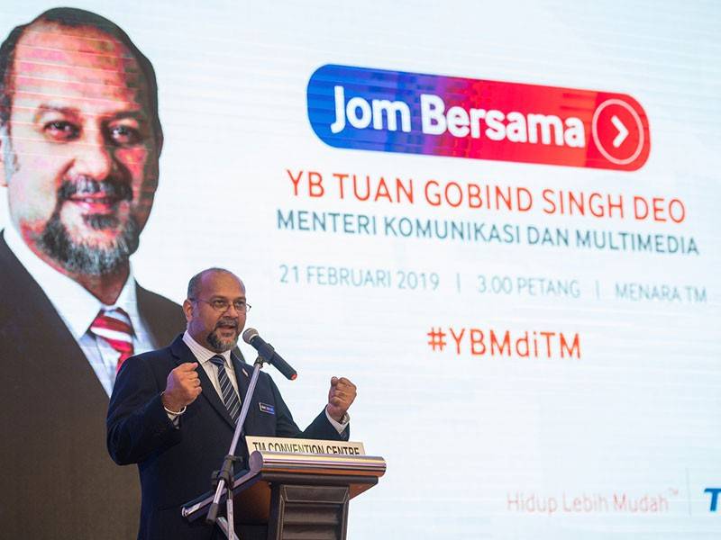 Menteri Komunikasi dan Multimedia, Gobind Singh Deo berucap pada Lawatan Kerja 'Jom Bersama' Menteri Komunikasi dan Multimedia bersama Warga Telekom Malaysia Berhad (TM) di Menara TM hari ini. - Foto Bernama