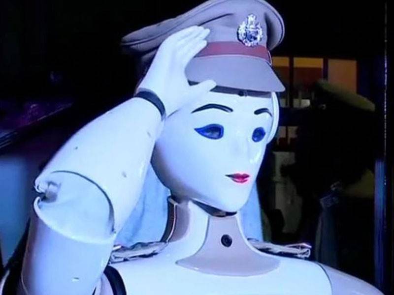 Robot wanita pertama di IPD Kerala - ANI