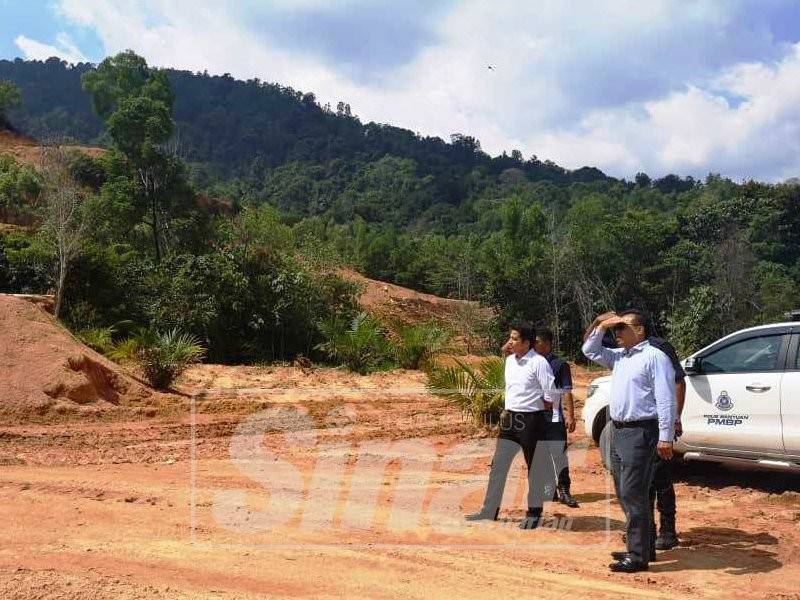 Inisiatif penanaman semula pokok di kawasan tanah milik syarikat MB Inc yang diteroka haram berdekatan Bukit Keledang, Ipoh sebelum ini turut giat dilaksanakan.