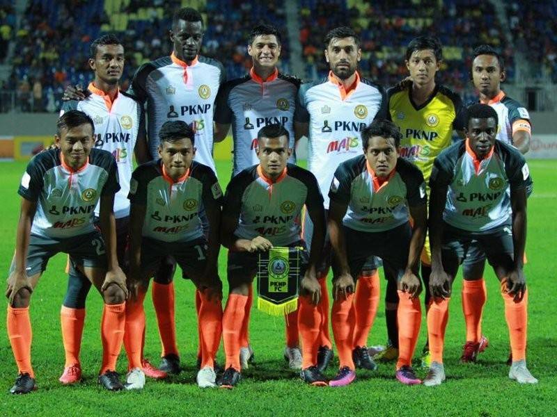 Kesebelasan PKNP FC perlu bersedia dengan barisan PKNS FC pada aksi Liga Super di Stadium Shah Alam, malam esok. - Foto: PKNP FC