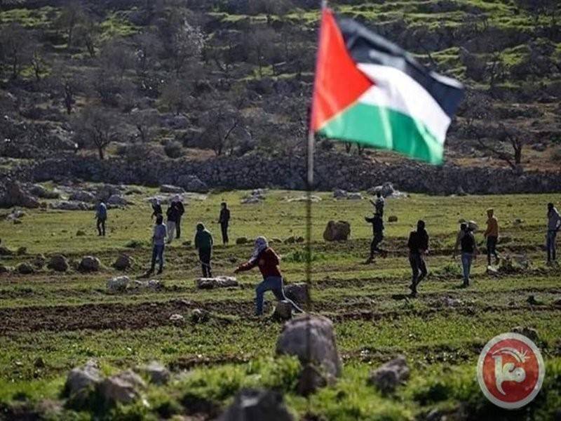 Rakyat Palestin berkumpul di perkampungan Al-Mughayyir di Ramallah.