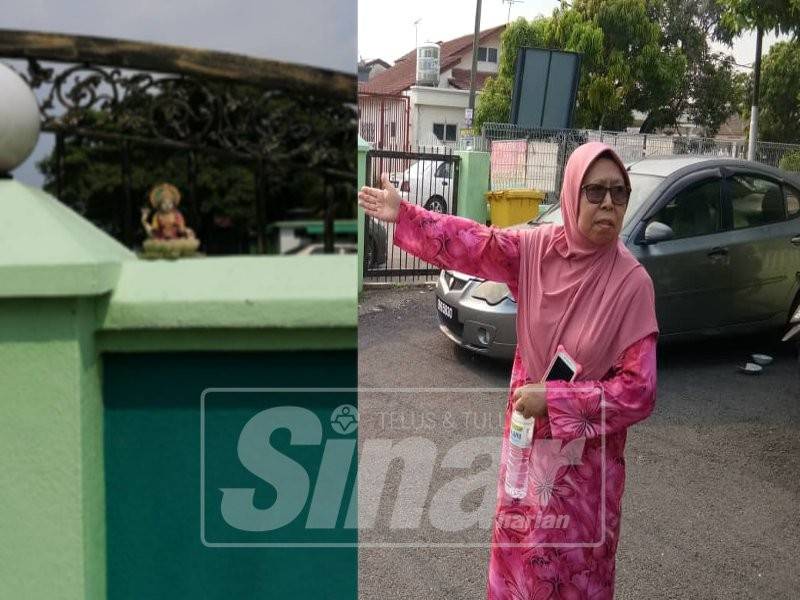 Hasanah menunjukkan lokasi patung berhala yang ditemui di atas pagar pintu utama surau berkenaan, (gambar kanan) patung berhala sebesar tapak tangan ditemui di atas pagar pintu utama surau berkenaan.