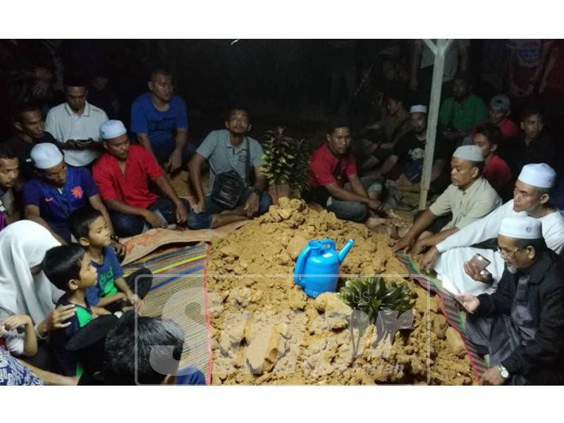 Allahyarham Suhaimi selamat dikebumikan di Tanah Perkuburan USJ 22, di sini kira-kira jam 8.30 malam tadi.