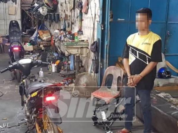 Salah seorang suspek yang terlibat kes curi motosikal