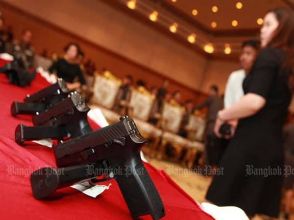 Pegawai terbabit mencuri pistol tersebut di stor simpanan senjata.di Ayutthaya pada Disember lalu.