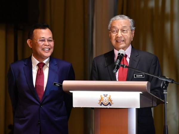 Perdana Menteri Tun Dr Mahathir Mohamad menyampaikan ucapan semasa sesi Pemukiman Kerajaan Negeri Johor bersama Kepimpinan Kerajaan Persekutuan hari ini. Foto: Bernama