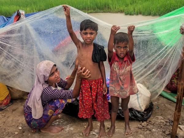 Lebih 700,000 pelarian Rohingya memasuki Bangladesh selepas gelombang keganasan kedua tercetus di Rakhine pada 2017.