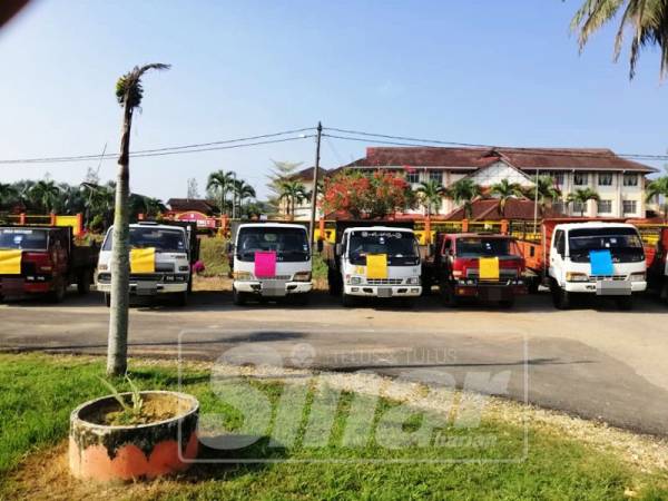 16 kenderaan termasuk lori dan pacuan empat roda sudah menghentikan kerja-kerja berkenaan sejak 1 Mac lalu.
