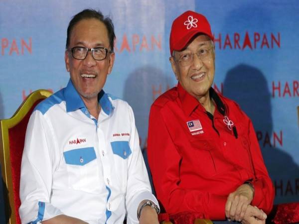 AMK melihat gandingan Dr Mahathir dan Anwar akan membawa sinar yang lebih cerah.- Sumber foto: Editor Malaysia