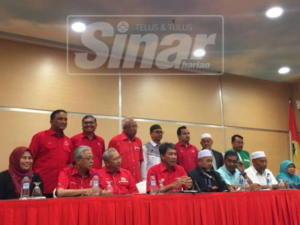 Mesyuarat bersejarah antara UMNO dan Pas berlangsung di Menara Datuk Onn, hari ini.