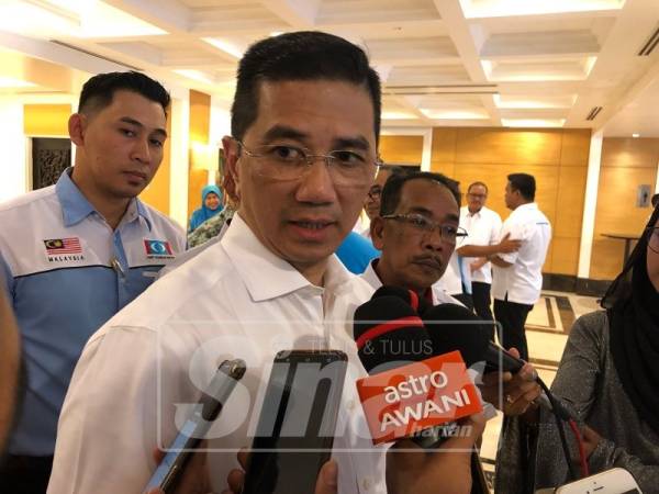 Mohamed Azmin ketika ditemui media selepas Majlis Jamuan Teh bersama Majlis Pimpinan PKR Kelantan, hari ini.