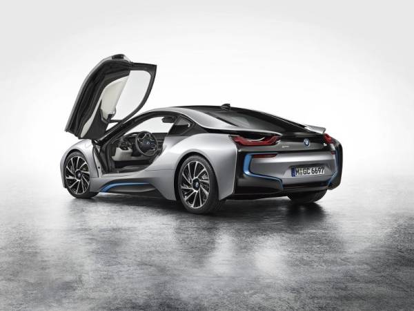 The First-Ever BMW i8.