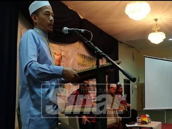 Nik Abduh berucap pada majlis berkenaan.