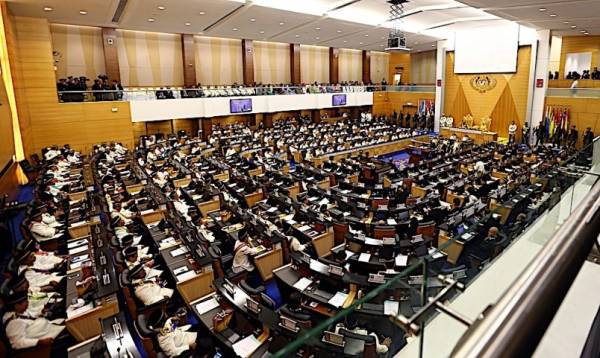 Dewan rakyat - Foto Bernama