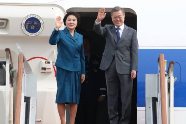 Presiden Republik Korea, Moon Jae-in dan Wanita Pertama, Kim Jung-sook akan melakukan lawatan negara ke Malaysia bermula esok hingga Khamis. -Foto Eleven Myanmar