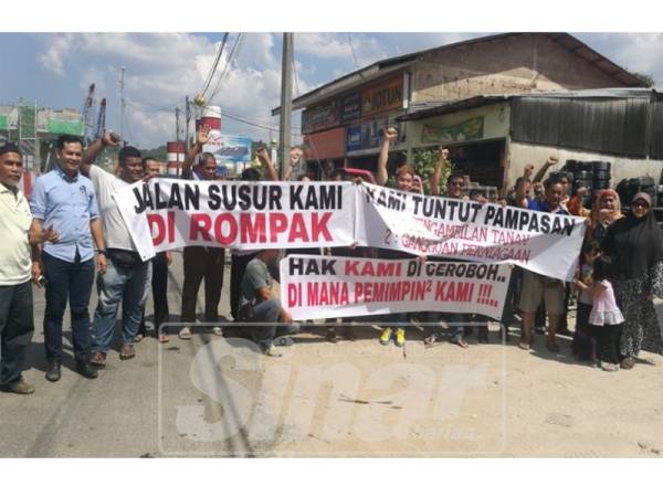 Sebahagian peniaga di Jalan Sultan Ismail Petra berkumpul menyatakan tidak puas hati terhadap pampasan tidak setimpal yang diberikan.