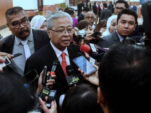 Ahli Parlimen Bera, Datuk Seri Ismail Sabri Yaakob ditemui media ketika menghadiri Persidangan Dewan Rakyat di Bangunan Parlimen, hari ini. Foto: Bernama