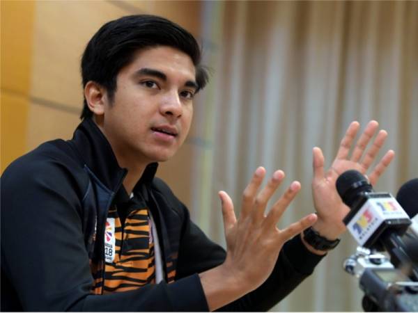 Syed Saddiq pada sidang media mengenai perkembangan terkini Program Latihan Atlet Negara di Kementeriannya hari ini. - Foto Bernama