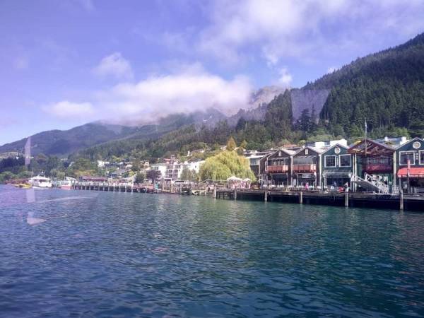 Setenang Lake Wakatipu, Queenstown, begitulah New Zealand dengan penduduk Muslim paling kecil kenapa ia menjadi sasaran pengganas. 