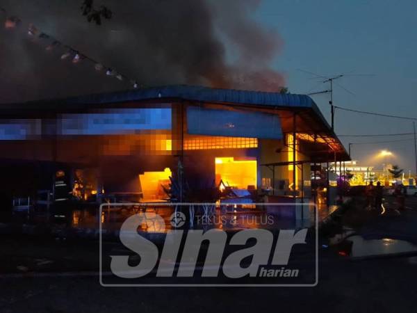 Kebakaran pagi tadi yang menyebabkan 16 unit gerai terjejas.